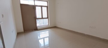 Room in 3 BHK Apartment at Pareena The Elite Residences, Sector 99 – for Rent