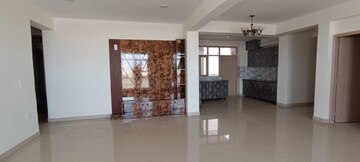Room in 3 BHK Apartment at Pareena The Elite Residences, Sector 99 – for Rent