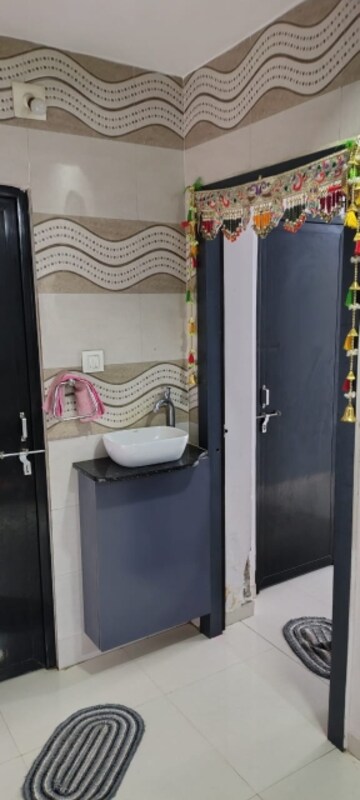 Room in 2 BHK Apartment at Chandkheda – for Rent