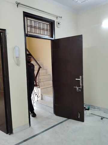 Staircase in 2 BHK Builder Floor at Sector 46 – for Rent
