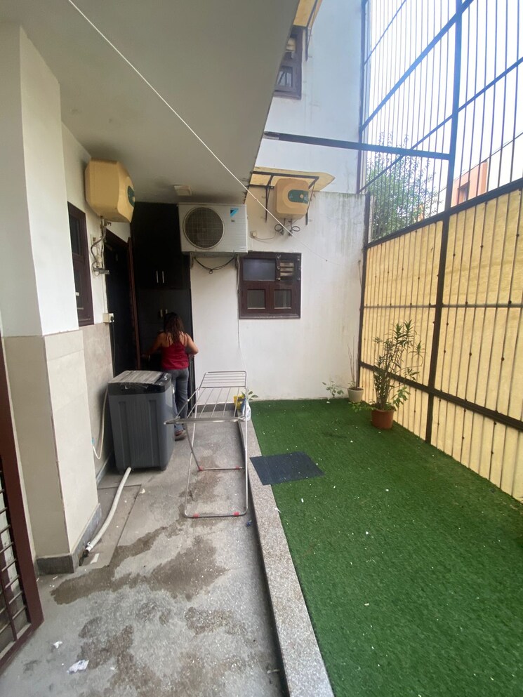 Balcony, delhi-govt-officers-flats 3 Bedroom 5200 Sq.Ft. Apartment In Greater Kailash I Delhi 9140100