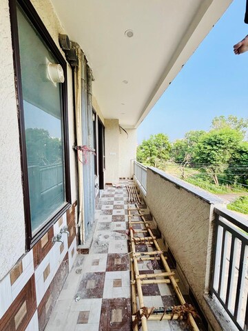 Balcony in 1 BHK Builder Floor at Sector 57 – for Rent