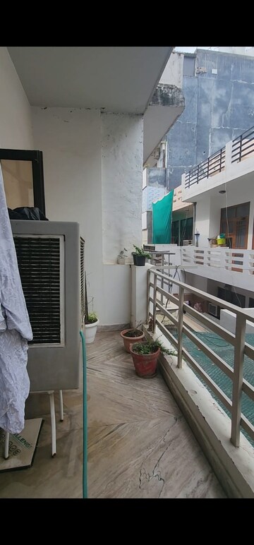 Balcony in 2 BHK Builder Floor at Sector 23 – for Rent