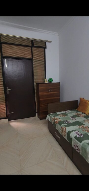 Bedroom in 2 BHK Builder Floor at Sector 23 – for Rent