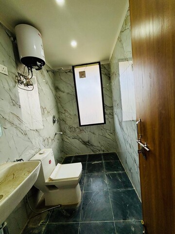 Team Area in 1 BHK Builder Floor at Sector 57 – for Rent