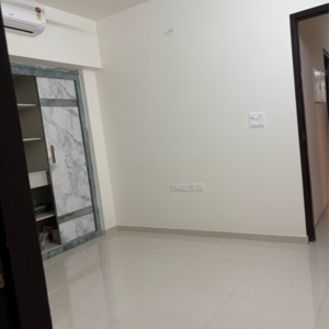 Room in 2 BHK Apartment at Lodha Amara New Tower, Kolshet Industrial Area – for Sale