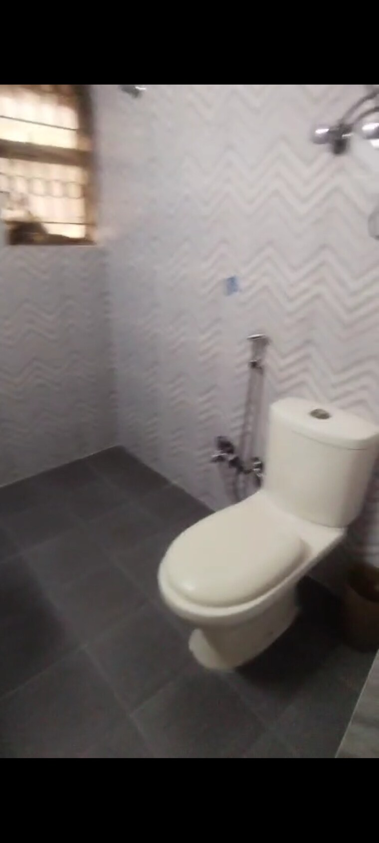 Bathroom, vasant kunj 3.5 Bedroom 1400 Sq.Ft. Apartment In Vasant Kunj Delhi 9140350