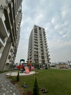 3 BHK Apartment For Sale in Artique Uptown Skylla, International Airport Road