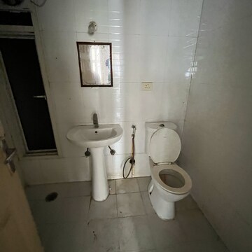 Bathroom in 2.5 BHK Apartment at Supertech Cape Town, Sector 74 – for Rent