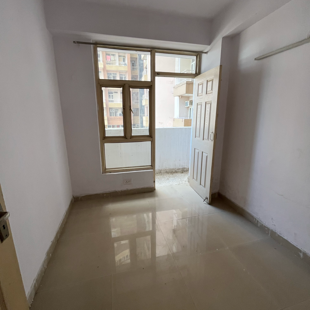 2.5 BHK + Study Room Apartment For Rent in Supertech Cape Town