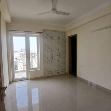 Room in 3 BHK Apartment at Pareena Micasa, Nurpur Jharsa – for Rent