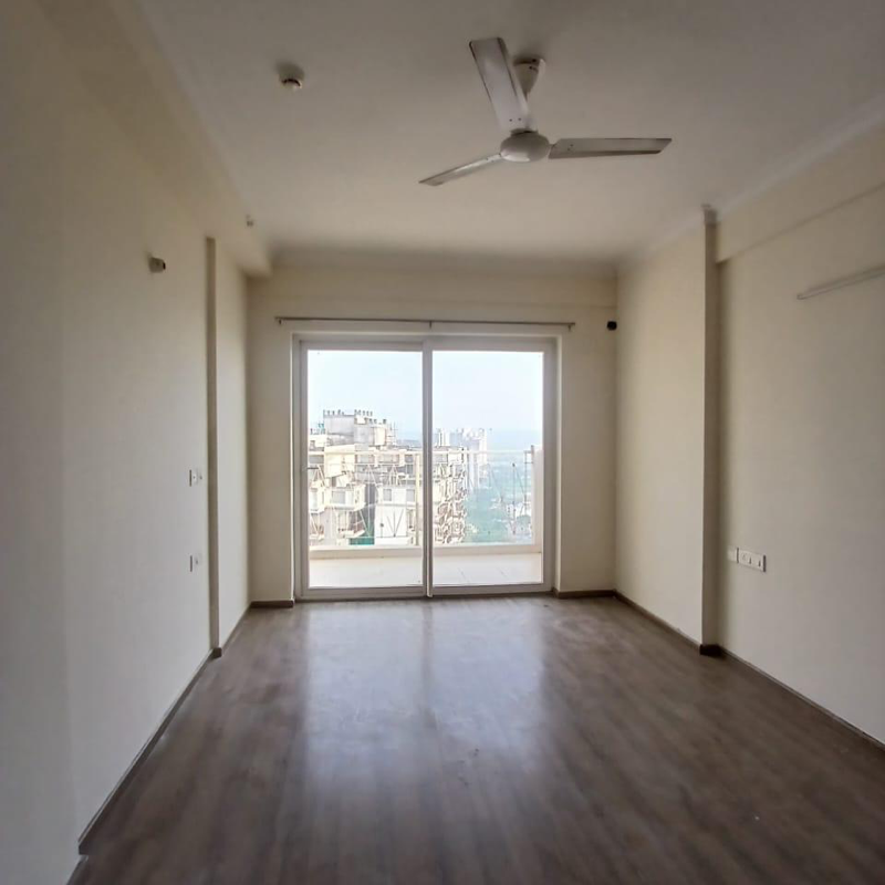 3 BHK + Servant Room Apartment For Rent in Pareena Micasa
