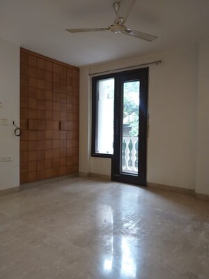 Room in 5 BHK Independent House at New Friends Colony – for Sale