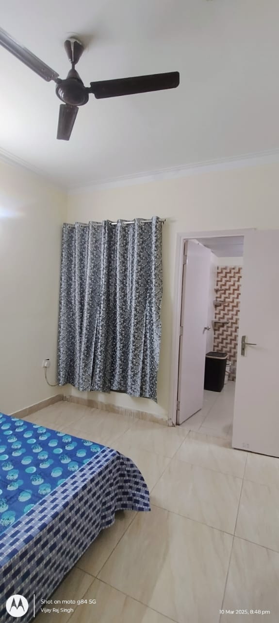 2.5 BHK + Study Room Apartment For Rent in Mahagun Mywoods