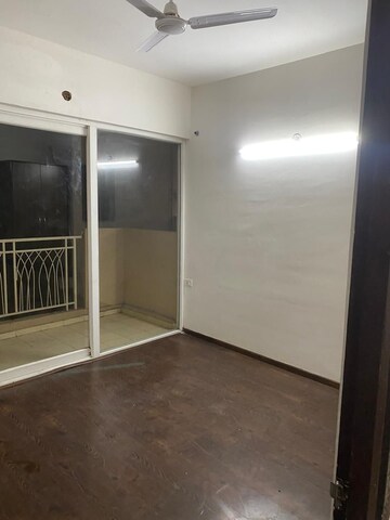 Room in 2.5 BHK Apartment at Mahagun Mywoods, Sector 16c Greater Noida – for Rent
