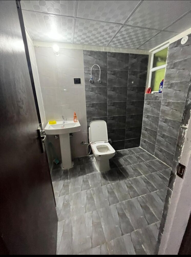 Bathroom, eureka-diya-green-city 2 Bedroom 968 Sq.Ft. Apartment In Raj Nagar Extension Ghaziabad 9140434