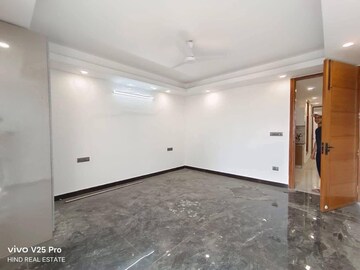 Room in 2 BHK Apartment at Saket – for Rent