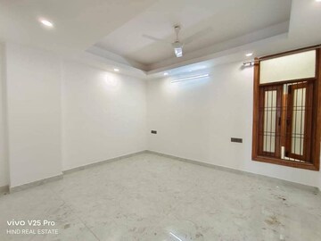 Room in 2 BHK Apartment at Saket – for Rent