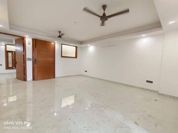 Room in 2 BHK Apartment at Saket – for Rent
