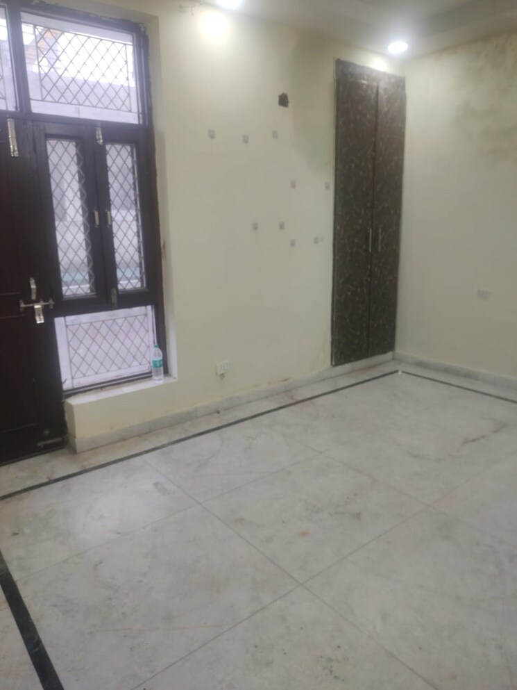 Room, green fields colony 3 Bedroom 1000 Sq.Ft. Builder Floor In Green Fields Colony Faridabad 9140479
