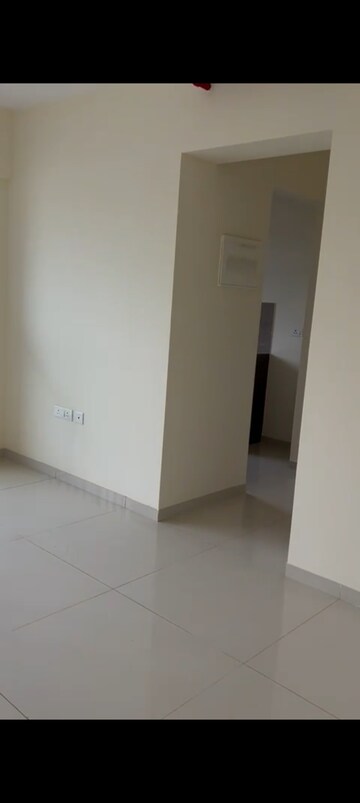 Room in 1 BHK Apartment at Godrej Nest Kandivali, Kandivali East – for Rent