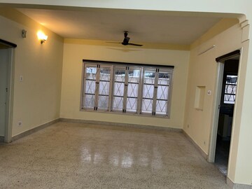 Room in 3 BHK Independent House at Benson Town – for Rent