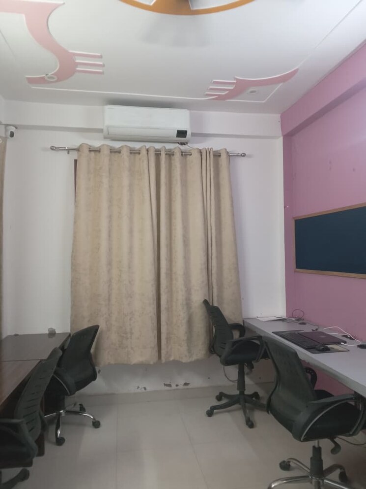 Master Bedroom, gomti nagar 3 Bedroom 1800 Sq.Ft. Villa In Gomti Nagar Lucknow 9140560