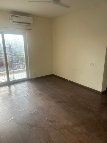 Room in 3 BHK Apartment at Spaze Privvy The Address, Sector 93 – for Rent