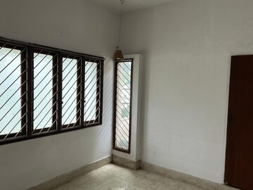 Room in 3 BHK Independent House at Cooke Town – for Rent