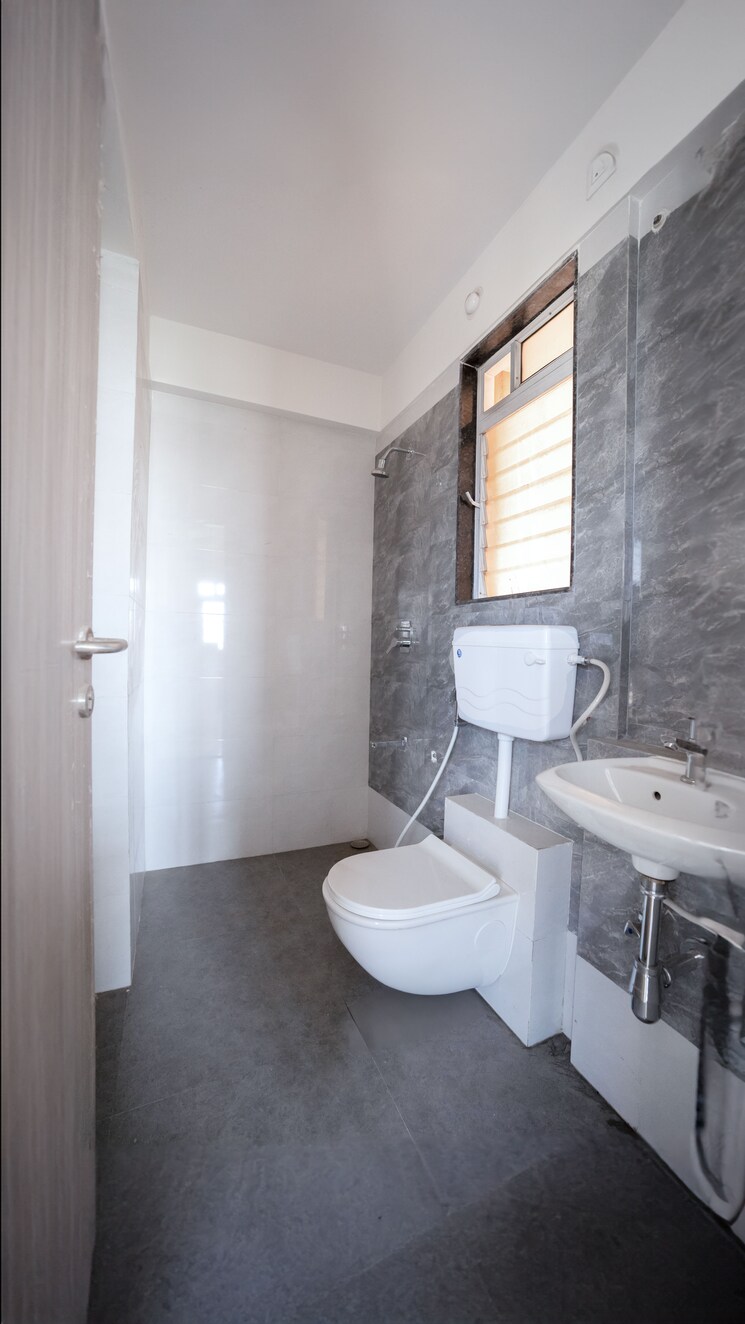 Bathroom, himanshu-astavinayak-vastu-prakalp 2 Bedroom 800 Sq.Ft. Apartment In Badlapur East Thane 9136628