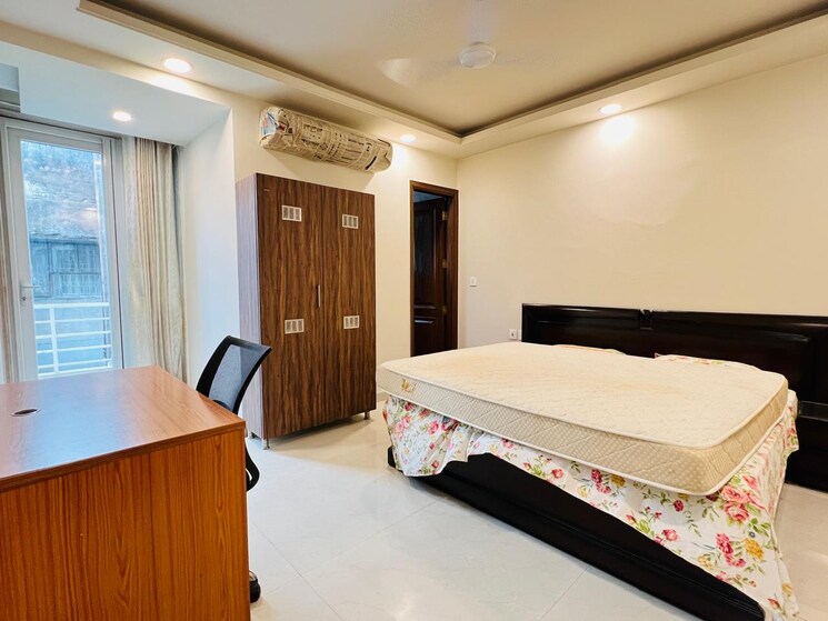 Bedroom, vasant kunj 3 Bedroom 1800 Sq.Ft. Apartment In Vasant Kunj Delhi 9140714