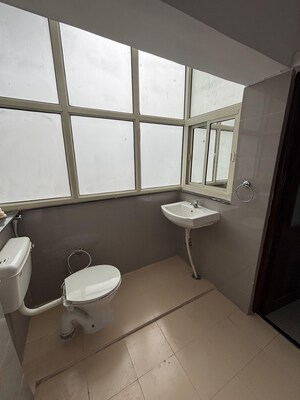 Team Area in 5 BHK Independent House at Sector 8 – for Sale