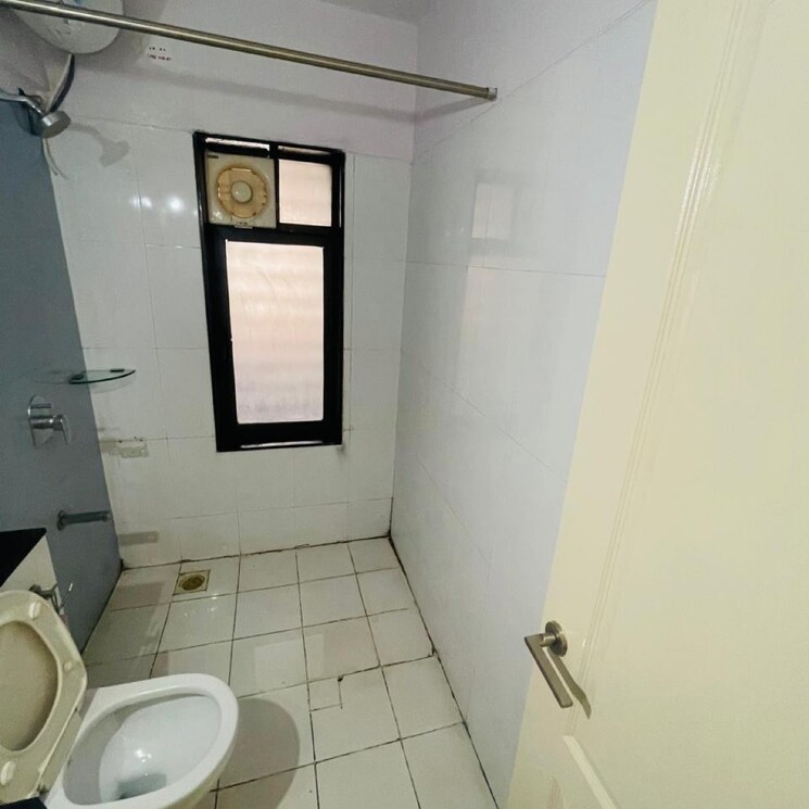 Bathroom, vascon-willows 3.5 Bedroom 2010 Sq.Ft. Apartment In Dasar Pune 9140716