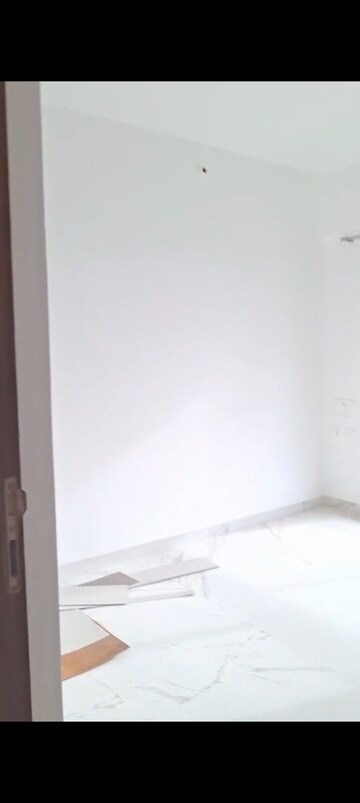 Room in 2 BHK Apartment at Anant Tara, Kandivali West – for Rent