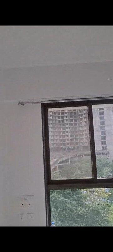 Room in 2 BHK Apartment at Anant Tara, Kandivali West – for Rent