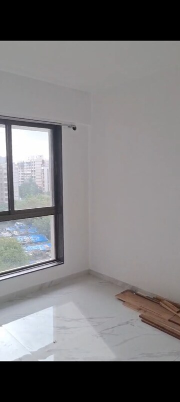 Room in 2 BHK Apartment at Anant Tara, Kandivali West – for Rent