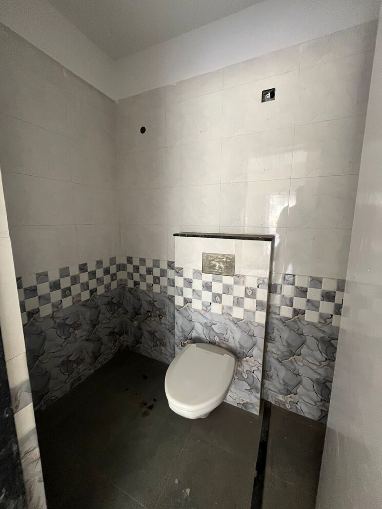 Bathroom, chintamani-residency-bhusari 2 Bedroom 835 Sq.Ft. Builder Floor In Bhusari Colony Pune 9140754