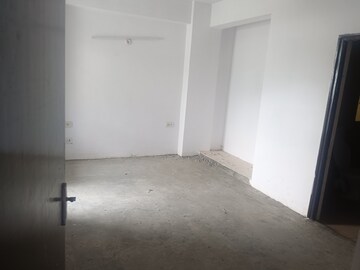 Room in 2 BHK Apartment at GH-7 Crossings Republik, Vijay Nagar – for Rent