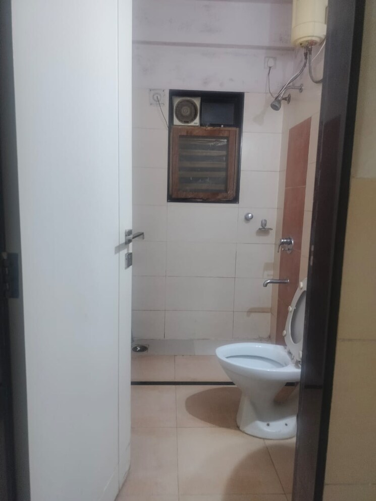 Bathroom, arun-sane-orchid-towers 2 Bedroom 814 Sq.Ft. Apartment In Baner Pune 9140753