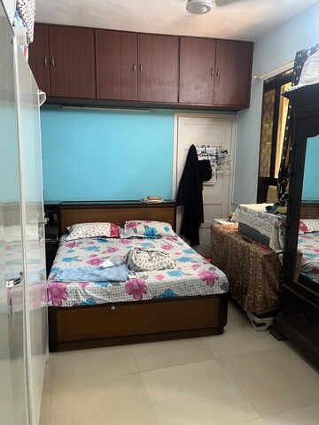 Bedroom in 2 BHK Apartment at Mahim – for Rent