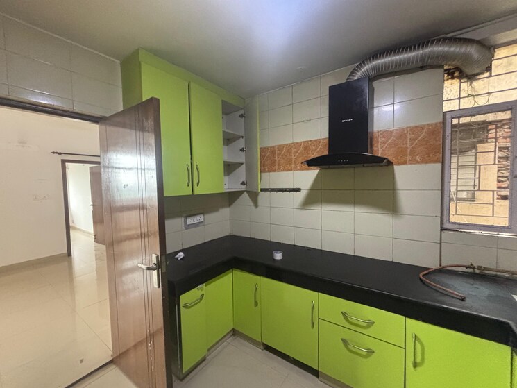Kitchen, vasant kunj 3 Bedroom 1500 Sq.Ft. Apartment In Vasant Kunj Delhi 9140773