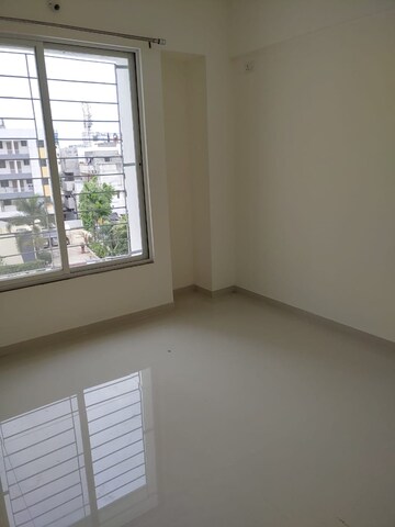 Room in 2 BHK Apartment at Blue 27th Avenue, Bavdhan – for Rent