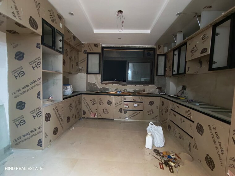 Kitchen, shanti kunj 3 Bedroom 160 Sq.Yd. Builder Floor In Shanti Kunj Delhi 9140980