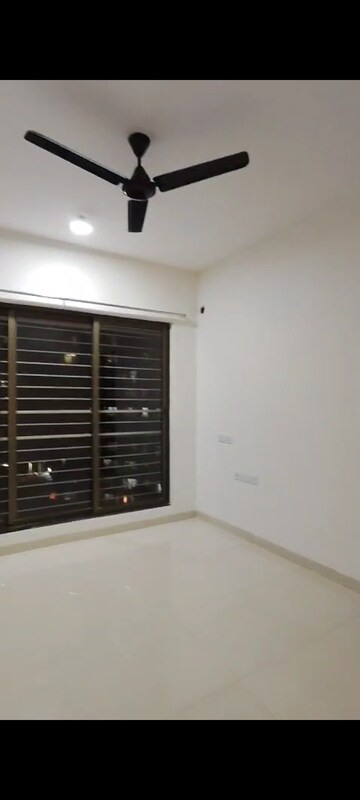 Room in 2 BHK Apartment at Acme Ozone, Manpada – for Rent