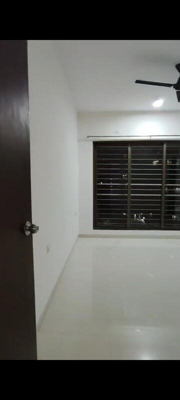 Furnished Amenities in 2 BHK Apartment at Acme Ozone, Manpada – for Rent