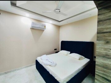 Master Bedroom in 3 BHK Builder Floor at Vasant Kunj – for Rent