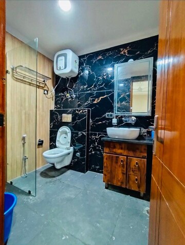 Master Bedroom in 3 BHK Builder Floor at Vasant Kunj – for Rent