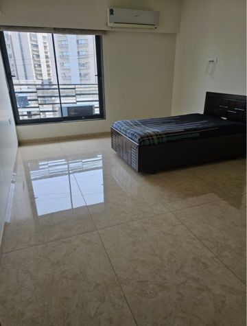 Room in 4 BHK Apartment at Science City – for Rent