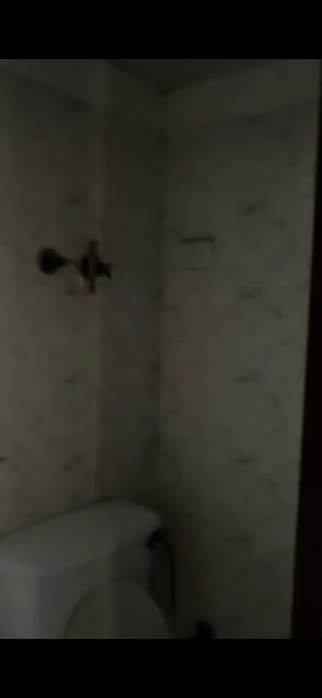Room in 2 BHK Apartment at Gaur City 5th Avenue, Sector 4 Greater Noida – for Rent