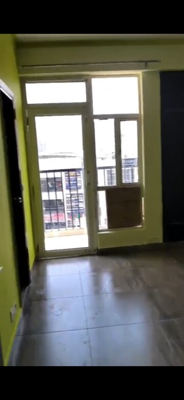 Room in 2 BHK Apartment at Gaur City 5th Avenue, Sector 4 Greater Noida – for Rent